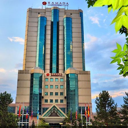 Ramada Plaza Astana Hotel Exterior foto