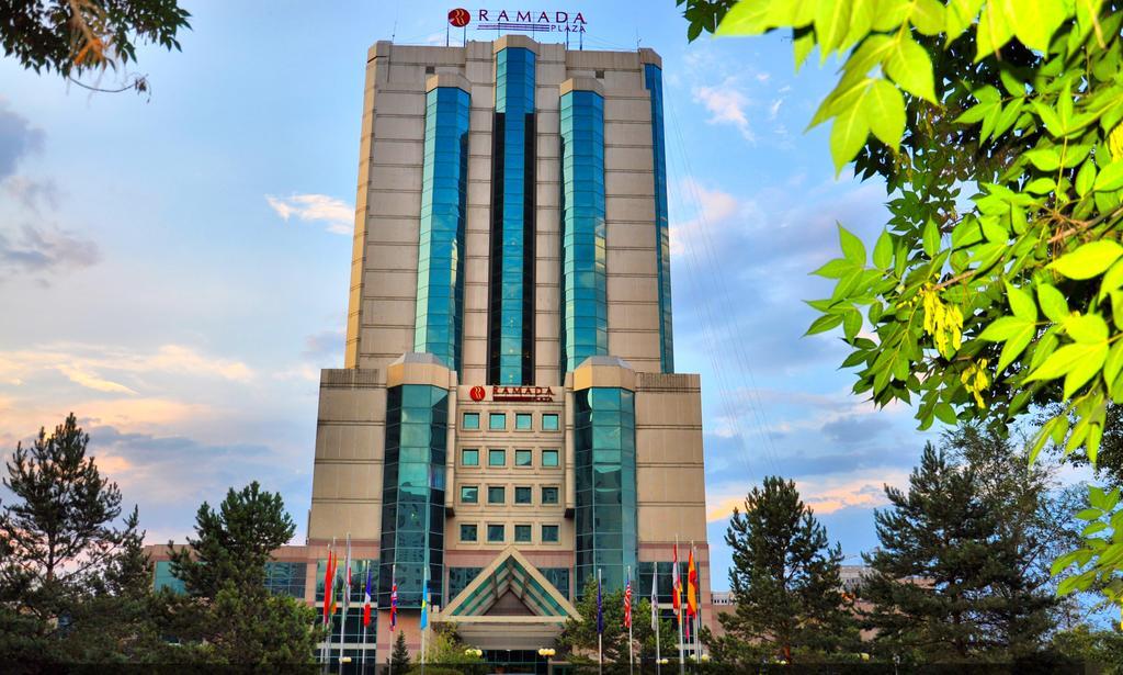 Ramada Plaza Astana Hotel Exterior foto